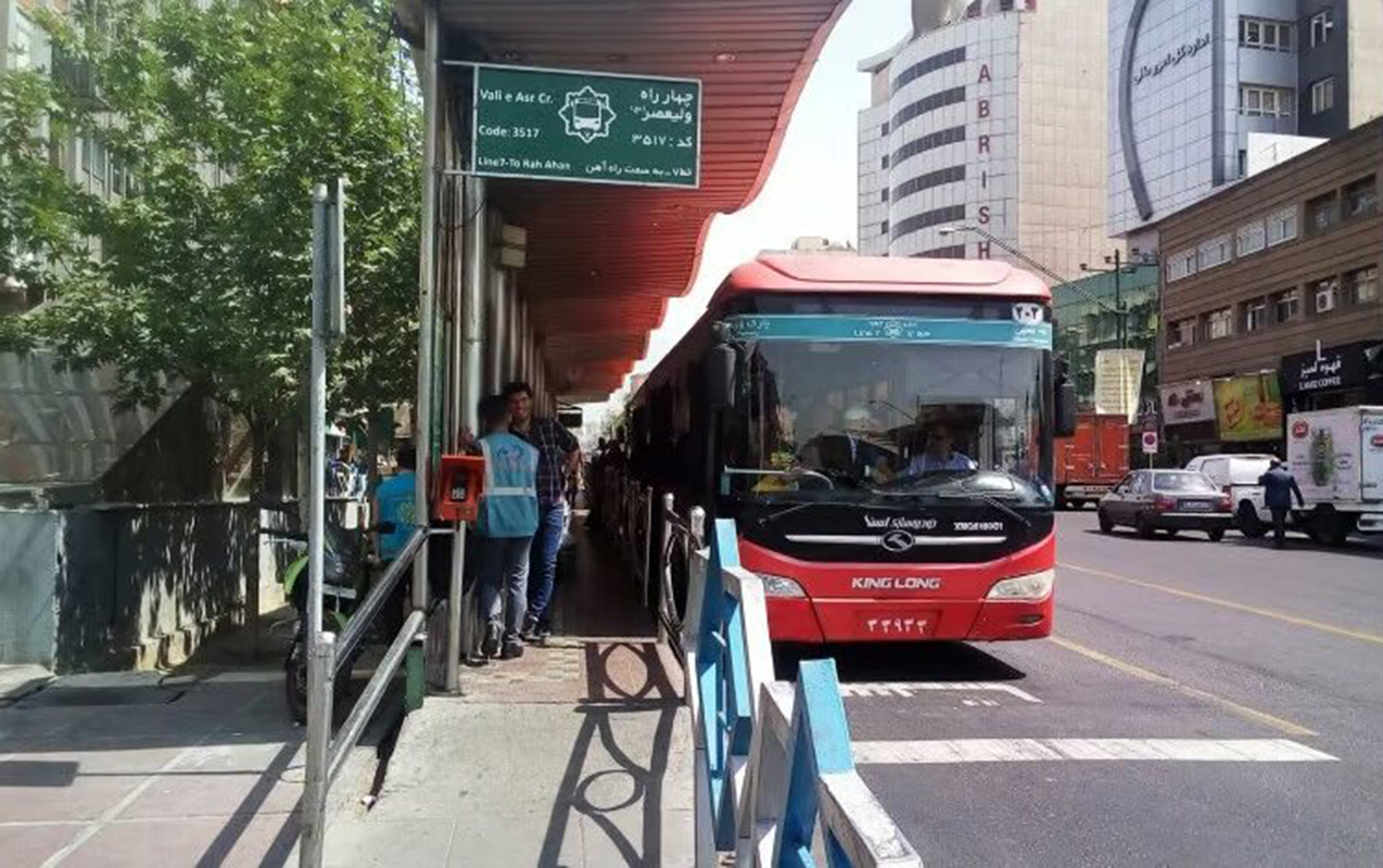 muharibe-dovrunde-tehranda-ictimai-neqliyyat-pulsuz-olacaq