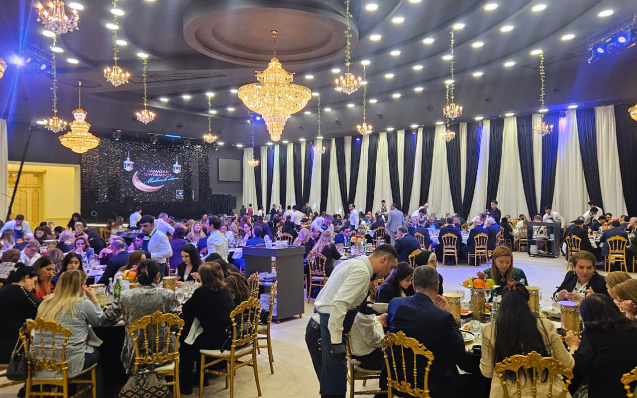 nerimanov-rayonunda-iftar-sufresi-teskil-olundu