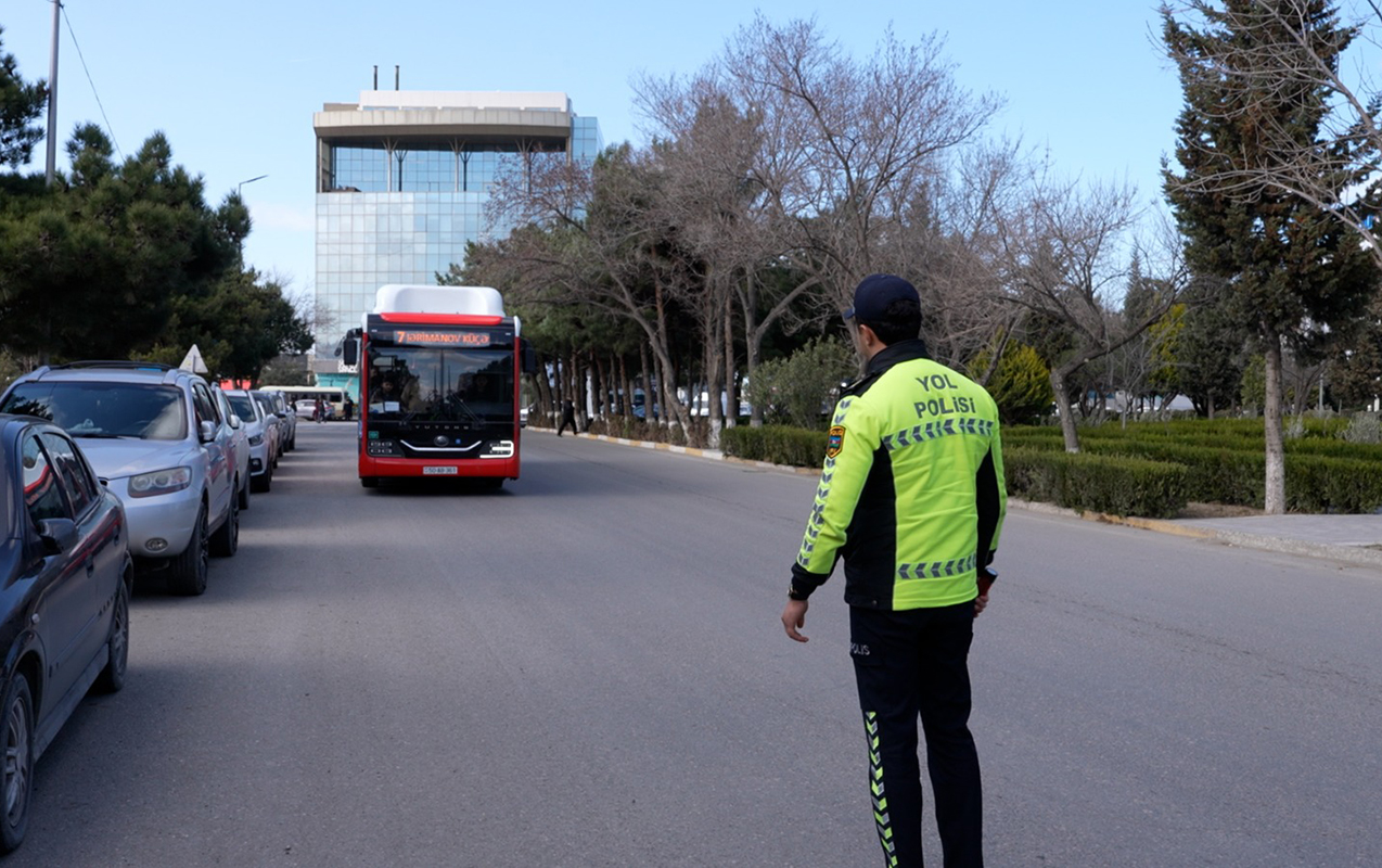sumqayitda-yol-polisi-avtobus-suruculeri-ile-profilaktik-tedbir-kecirdi