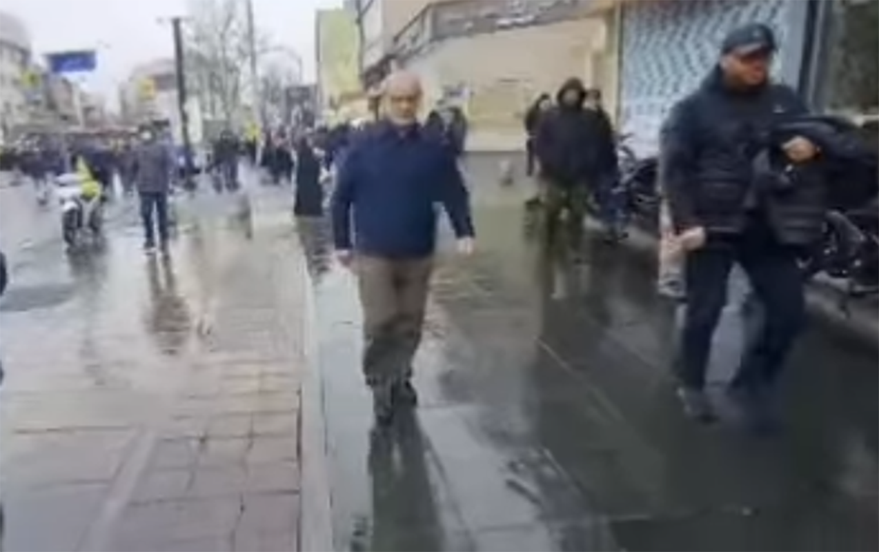 pezeskian-tehranda-kecirilen-yurusde