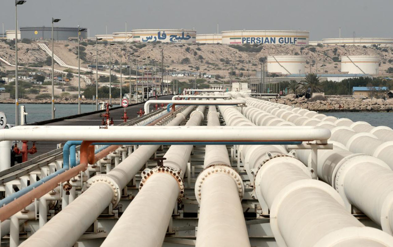 xarq-adasinda-neft-infrastrukturu-zerer-gormeyib