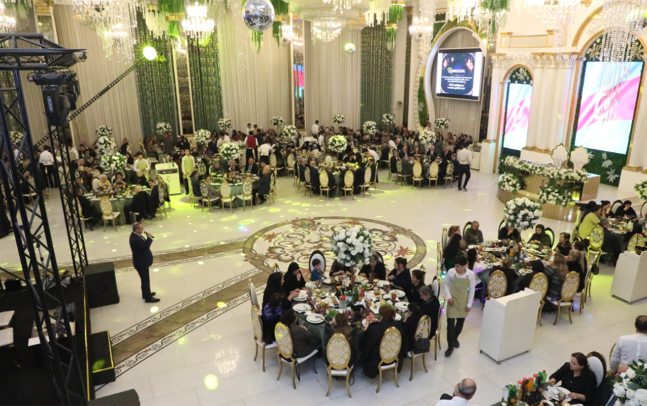 suraxanida-iftar-sufresi-acildi