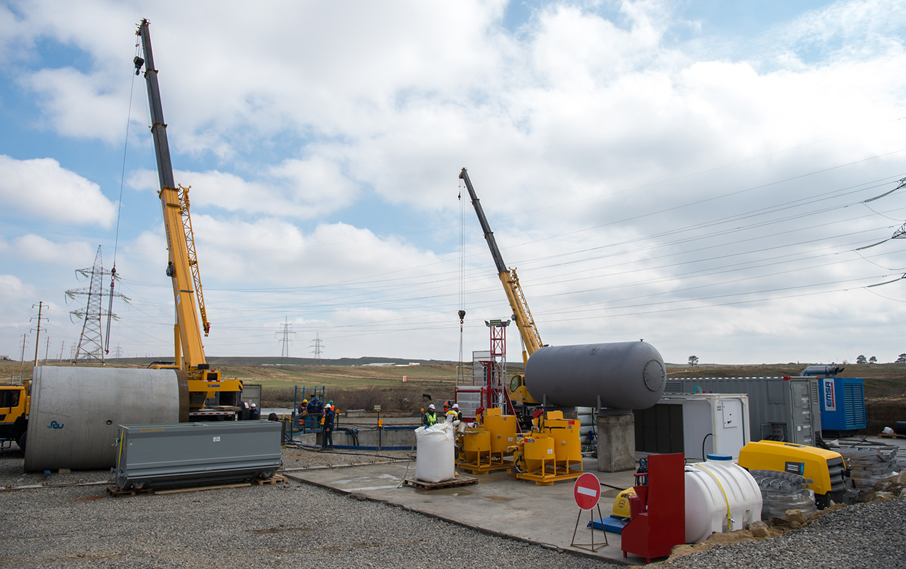 musviqabad-hovzesinde-sutemizleyici-qurgu-tikilir