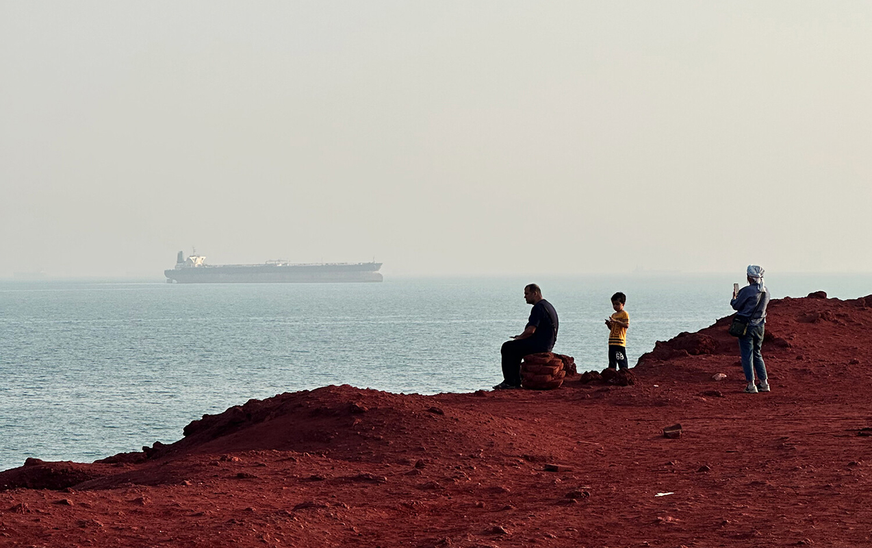 iran-hormuzu-bu-sertlerle-acacaq