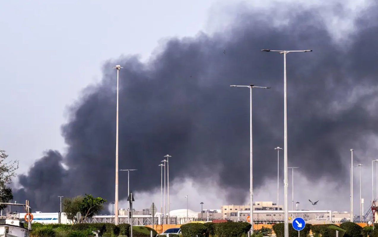 dunyanin-en-boyuk-neft-yataqlarindan-birine-hucum-edildi