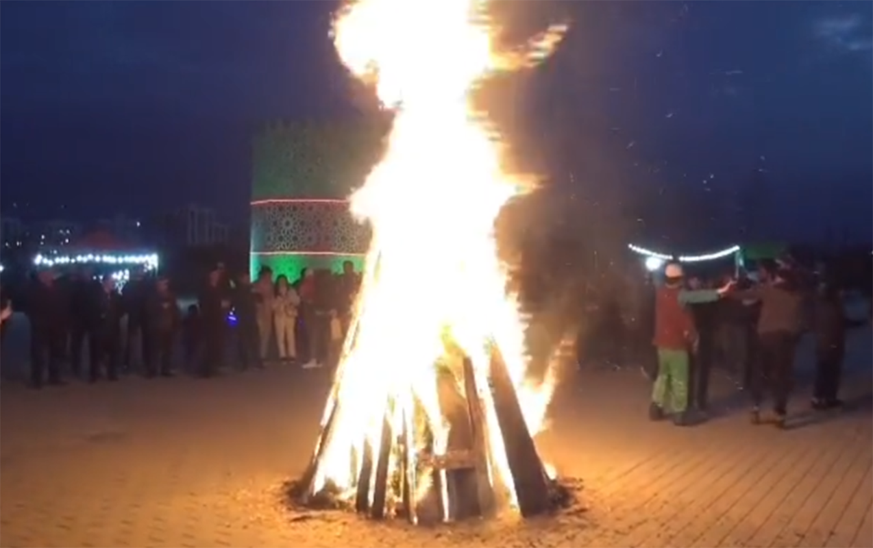 agdamda-bayram-tonqali-yandirildi