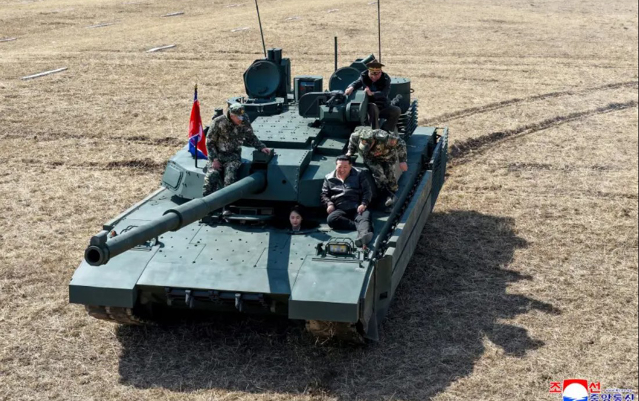 13-yasli-qizi-ile-tank-surdu