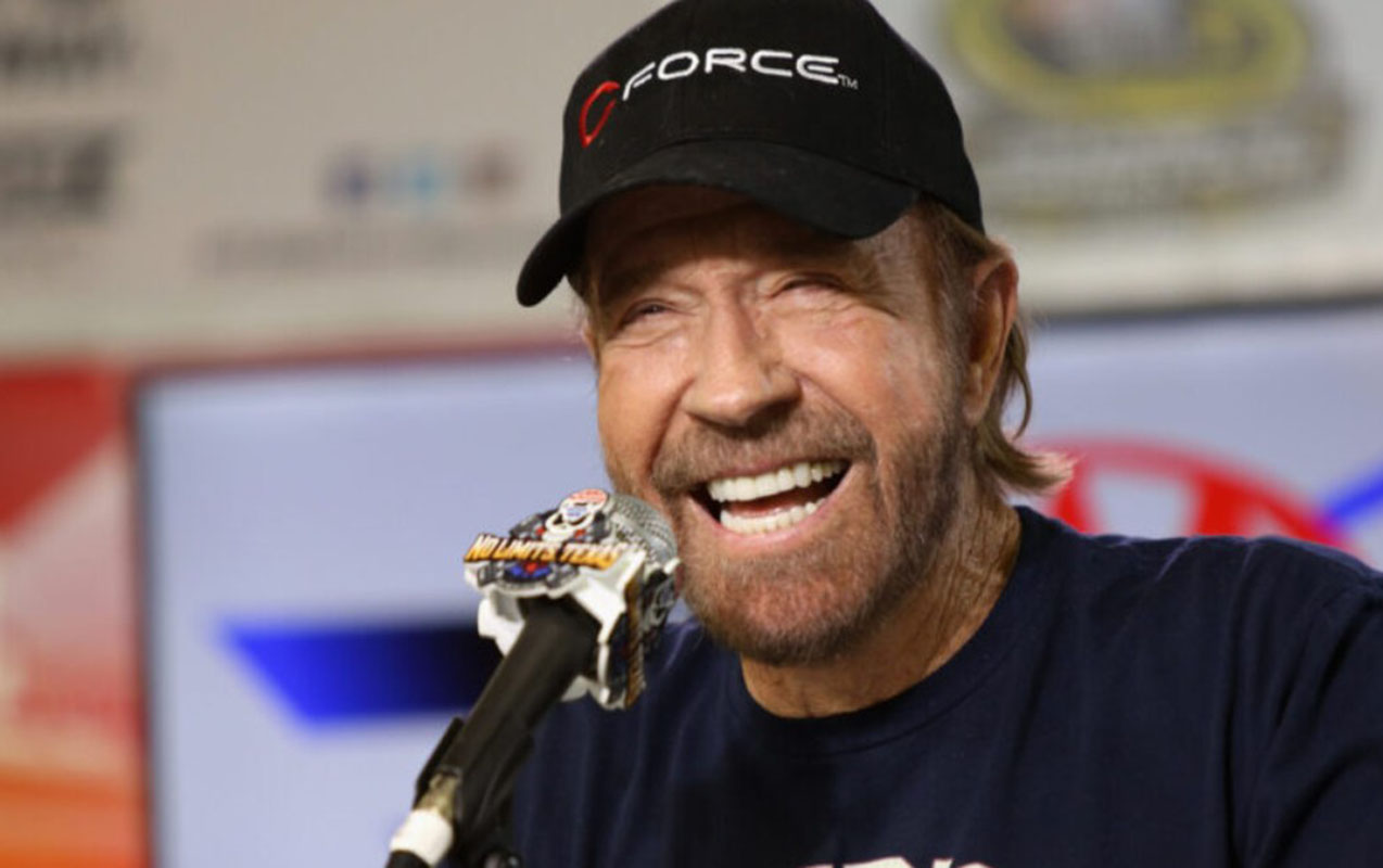 cak-norris-vefat-etdi