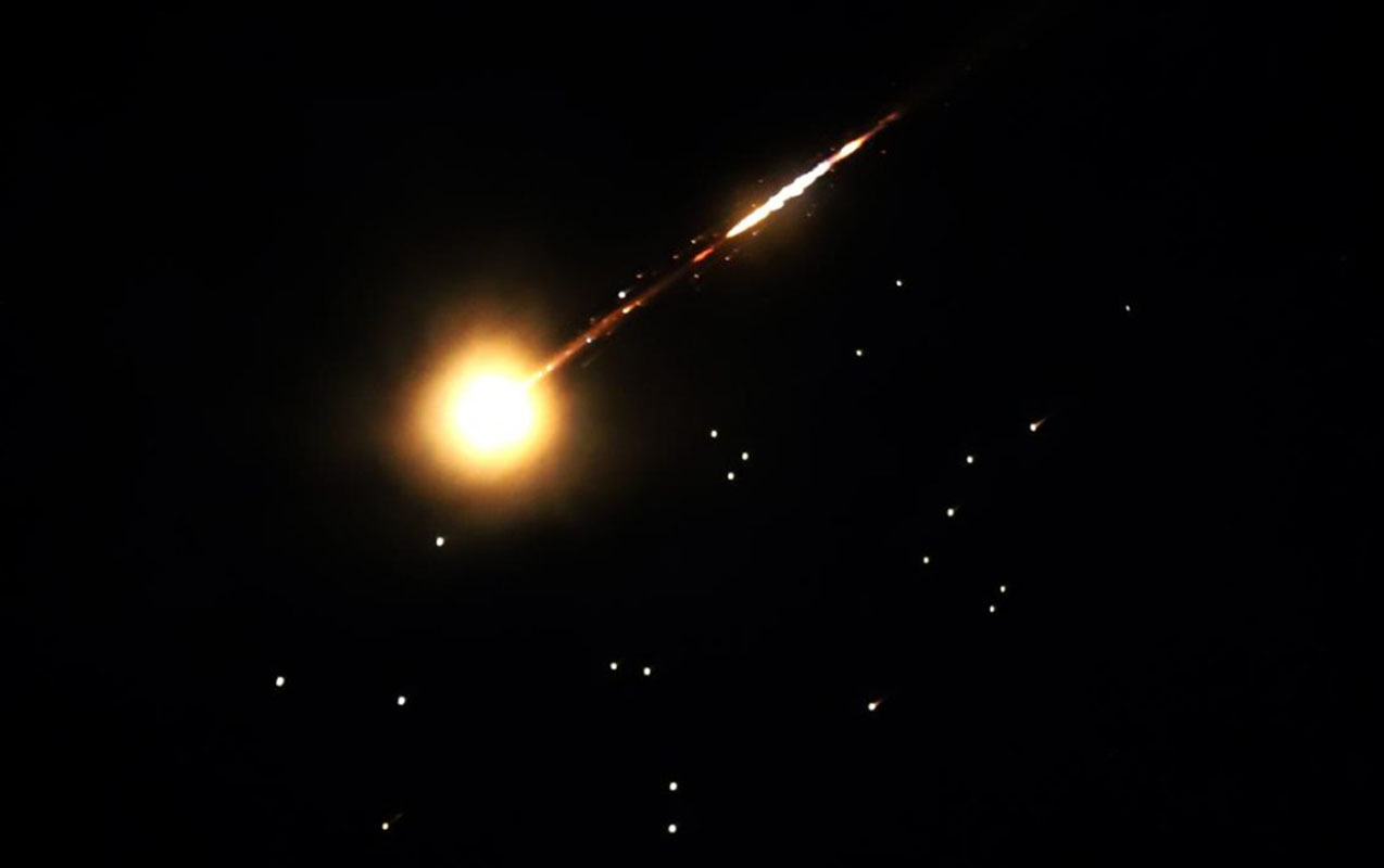 israile-genismiqyasli-raket-hucumu-elan-etdi