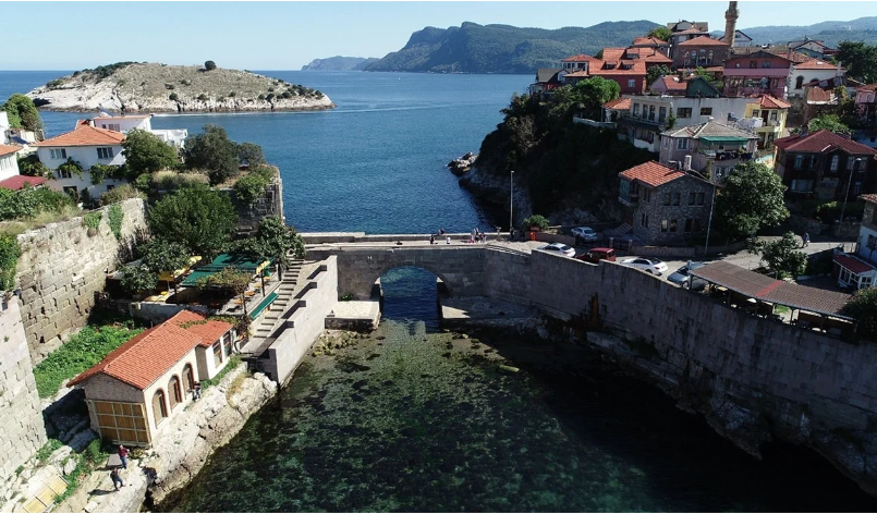 bu-qesebenin-ehalisi-bayramda-10-defe-artdi