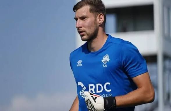 qarabag-imislinin-qapicisini-isteyir