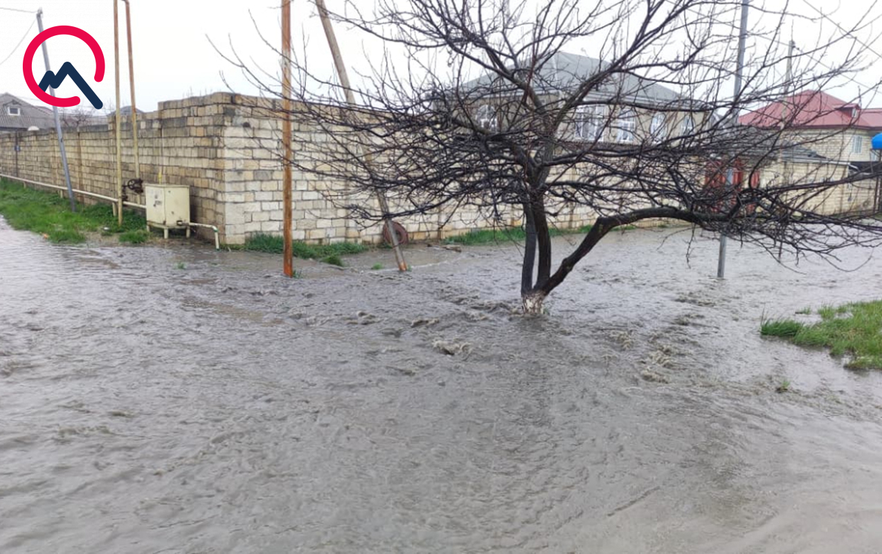 qubada-kanalizasiya-borusu-tutuldu-10-a-yaxin-evi-su-basdi