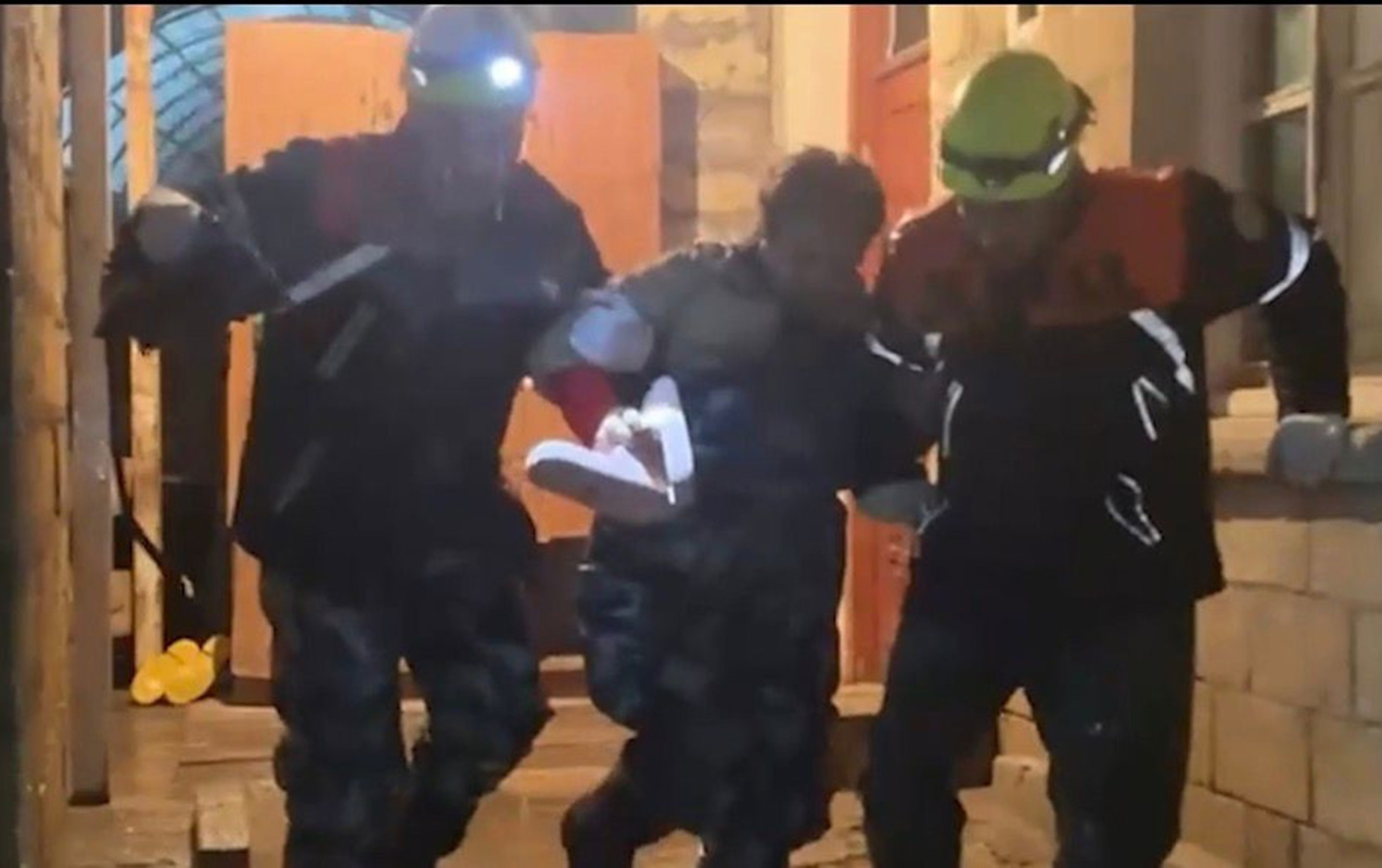 vetendaslar-su-basmis-erazilerden-bele-xilas-edildi