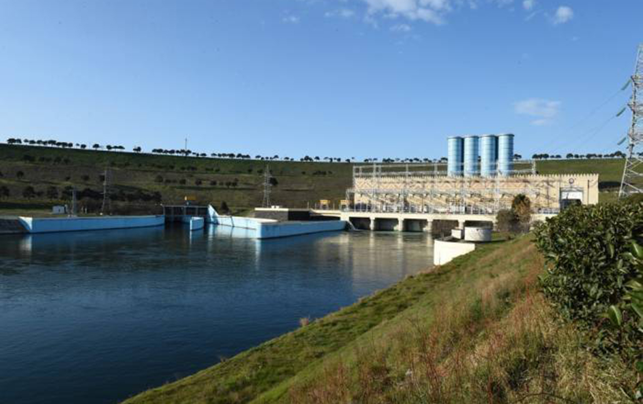 mingecevir-su-anbarinda-itkin-dusen-5-nefer-tapildi