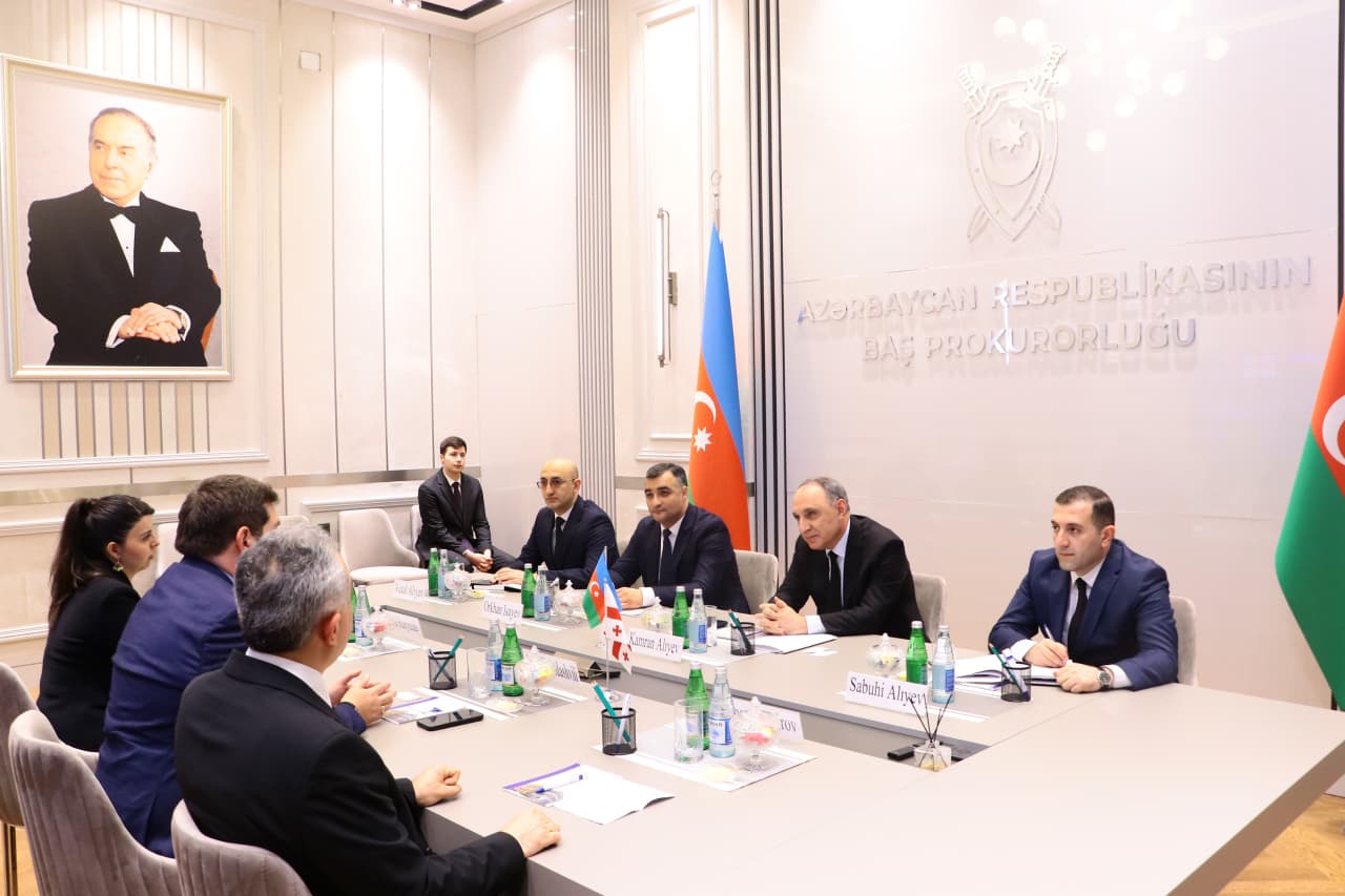 bas-prokuror-gurcustan-vekiller-kollegiyasinin-sedrini-qebul-etdi