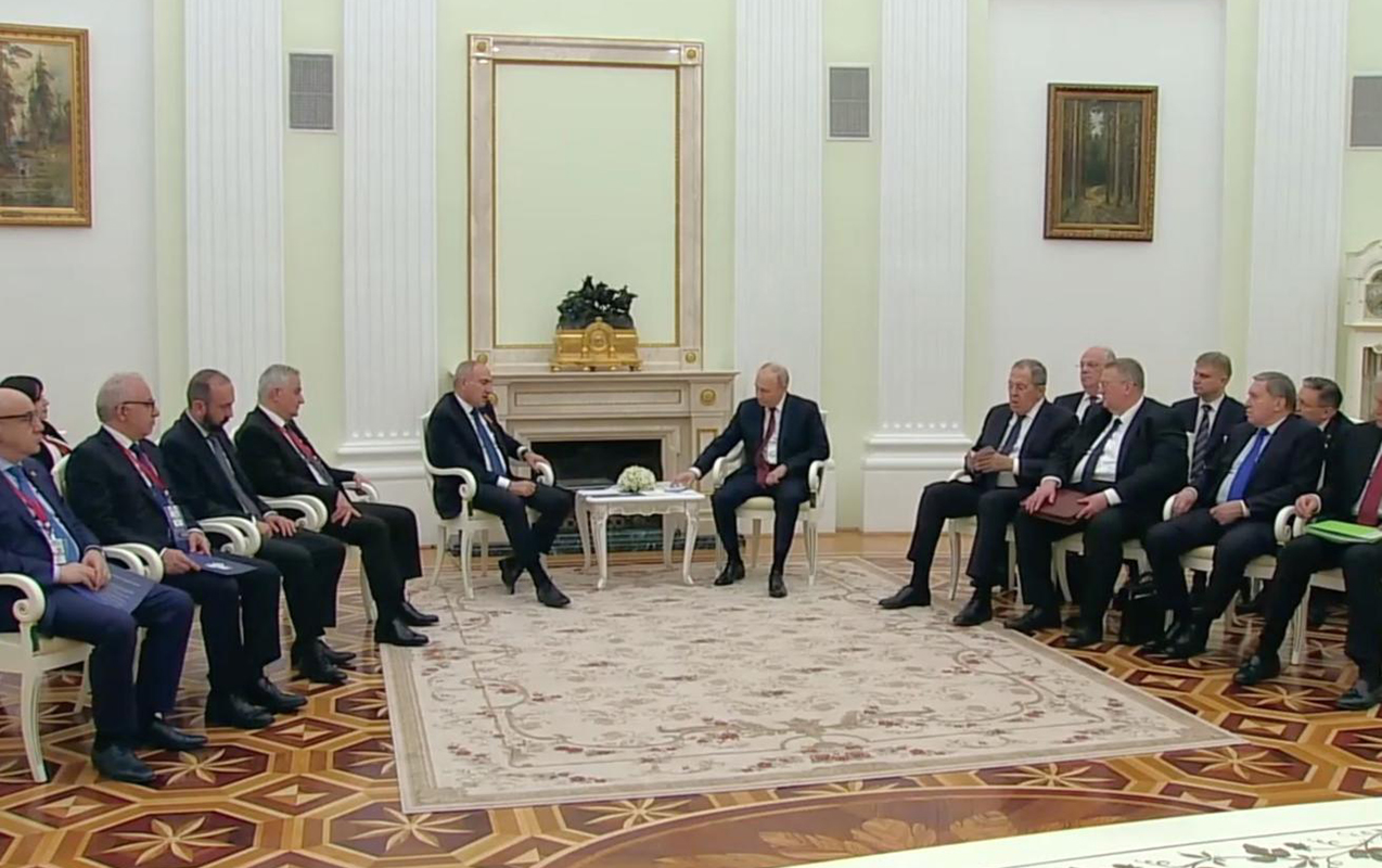 putin-pasinyanla-gorus-kecirir