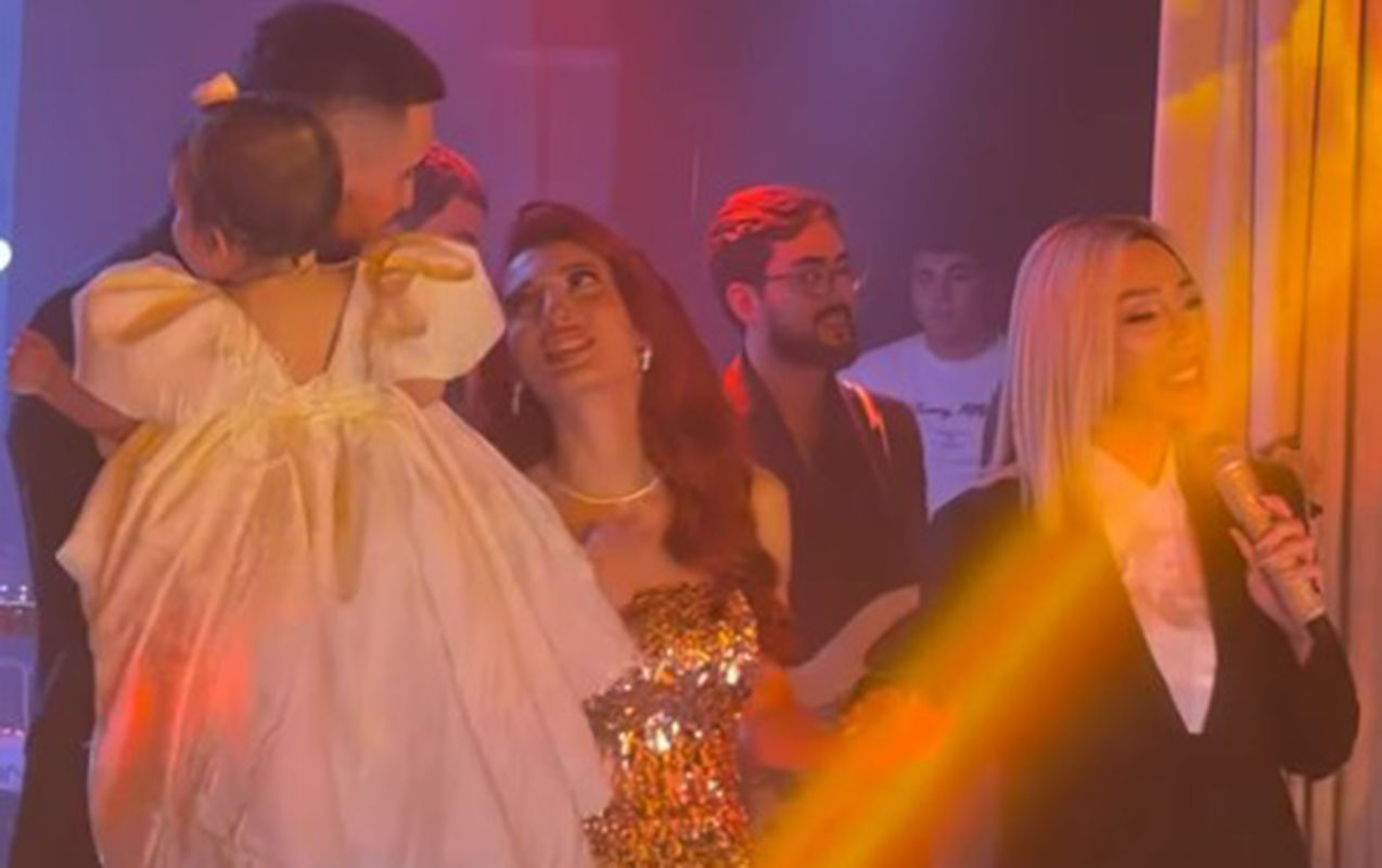 toralin-kicik-qizinin-ad-gununden