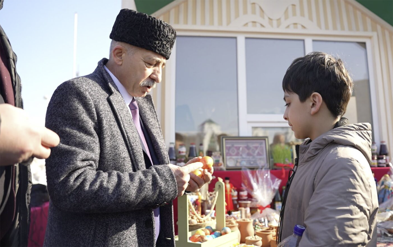 dunya-azerbaycanlilari-novruzu-boyuk-cosqu-ile-qeyd-edibler