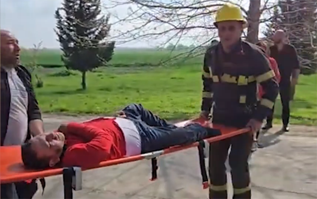 avtomobilde-sixili-qalan-surucu-bele-xilas-edildi