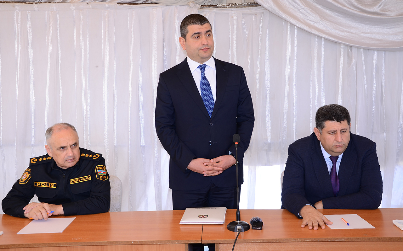 icra-bascisi-tekle-kend-sakinleri-ile-gorusdu