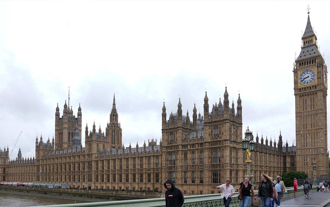 oten-il-britaniyada-istiler-sebebinden-1500-den-cox-adam-olub