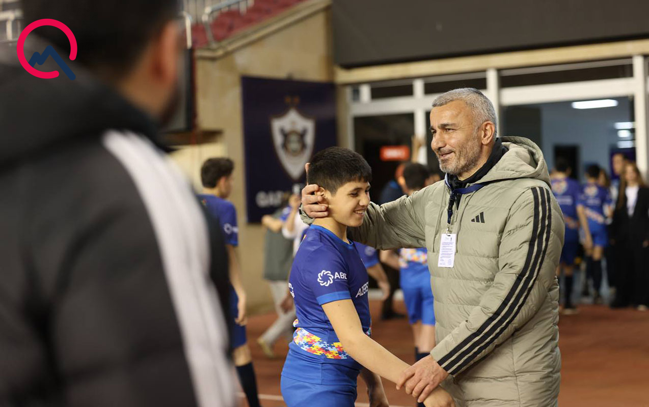 furset-tapan-kimi-qurban-qurbanovun-yanina-qacdi