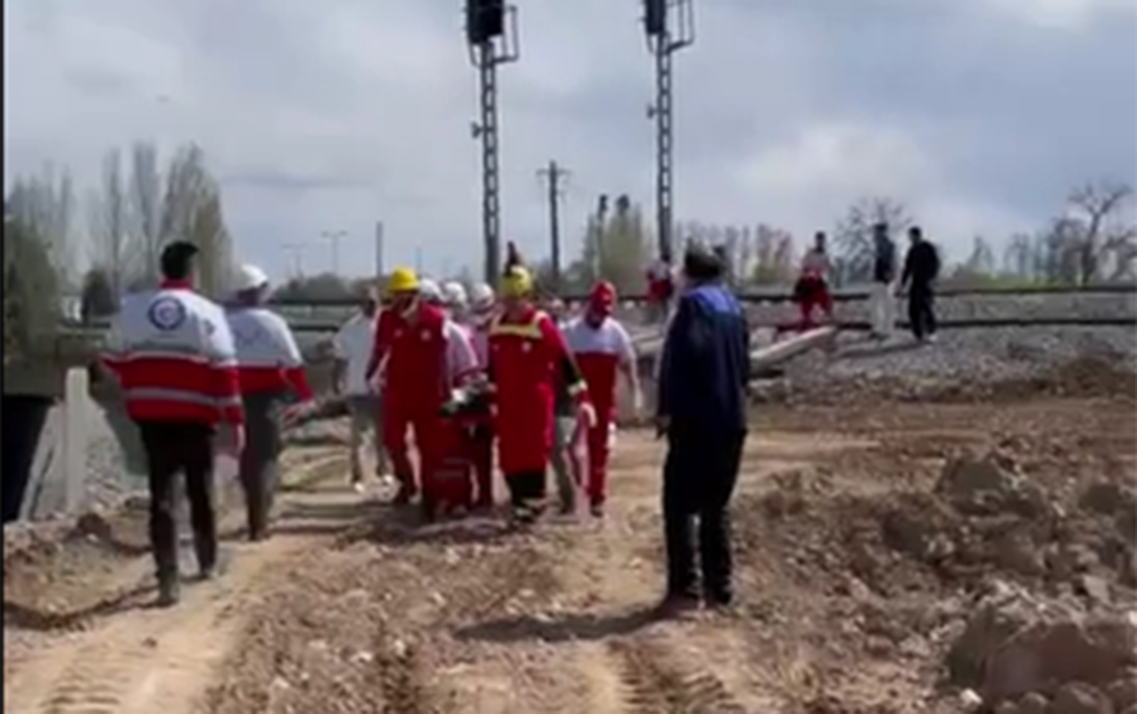 iranda-demir-yolu-korpusu-vuruldu-olenler-var