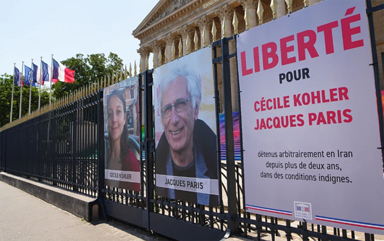 iran-onlari-azad-etdi