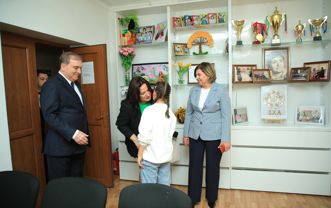 niyazi-bayramov-usaq-evinin-sakinini-ad-gunu-munasibetile-tebrik-etdi