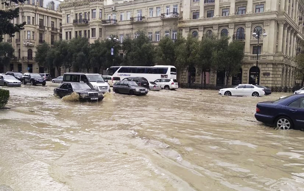 dovlet-yagisla-bagli-nece-yuz-faizlik-ehtiyat-tedbiri-gore-biler