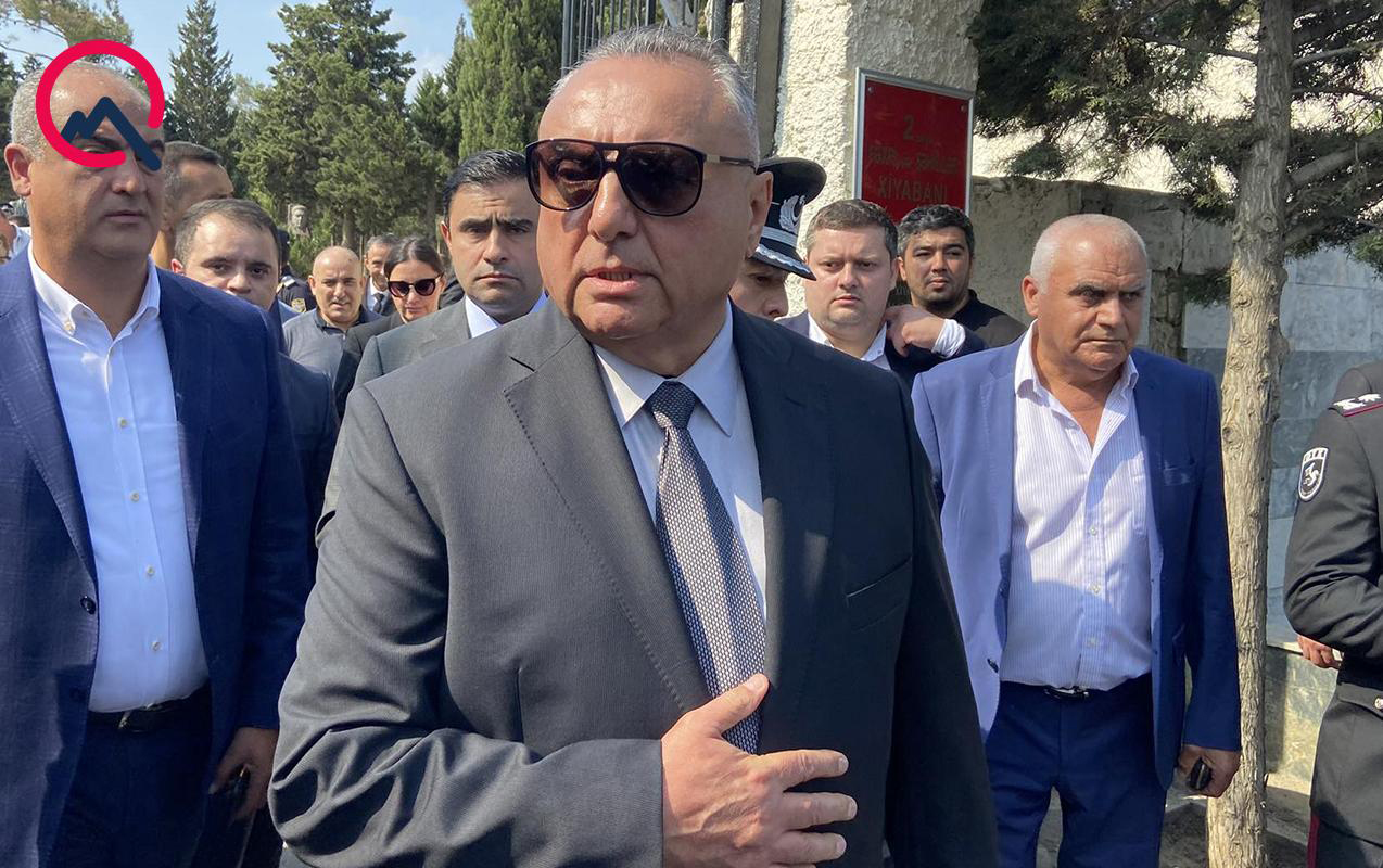 eldar-mahmudovun-oglu-uc-ailenin-evini-dagidir