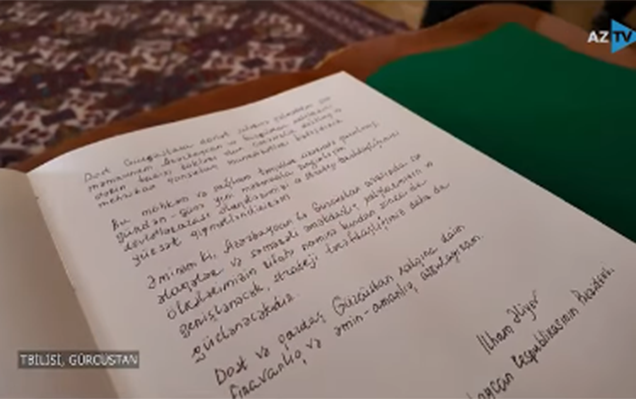 prezident-tbiliside-xatire-kitabina-neler-yazdi