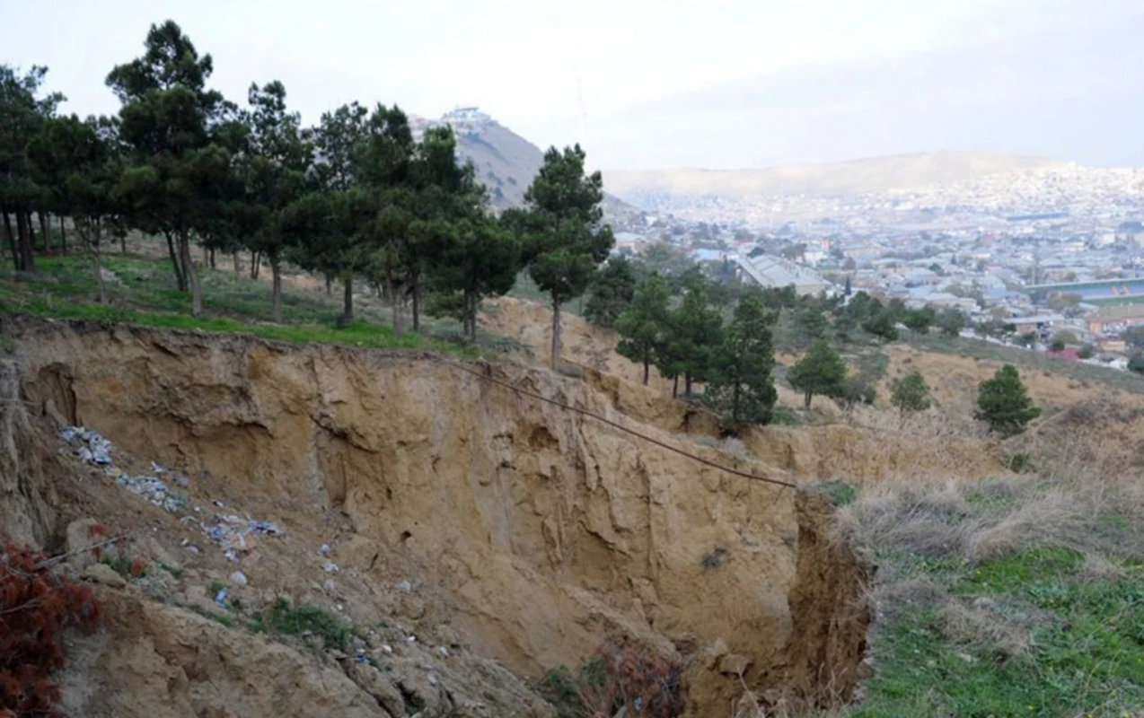 bakida-daha-bir-erazide-surusme-oldu