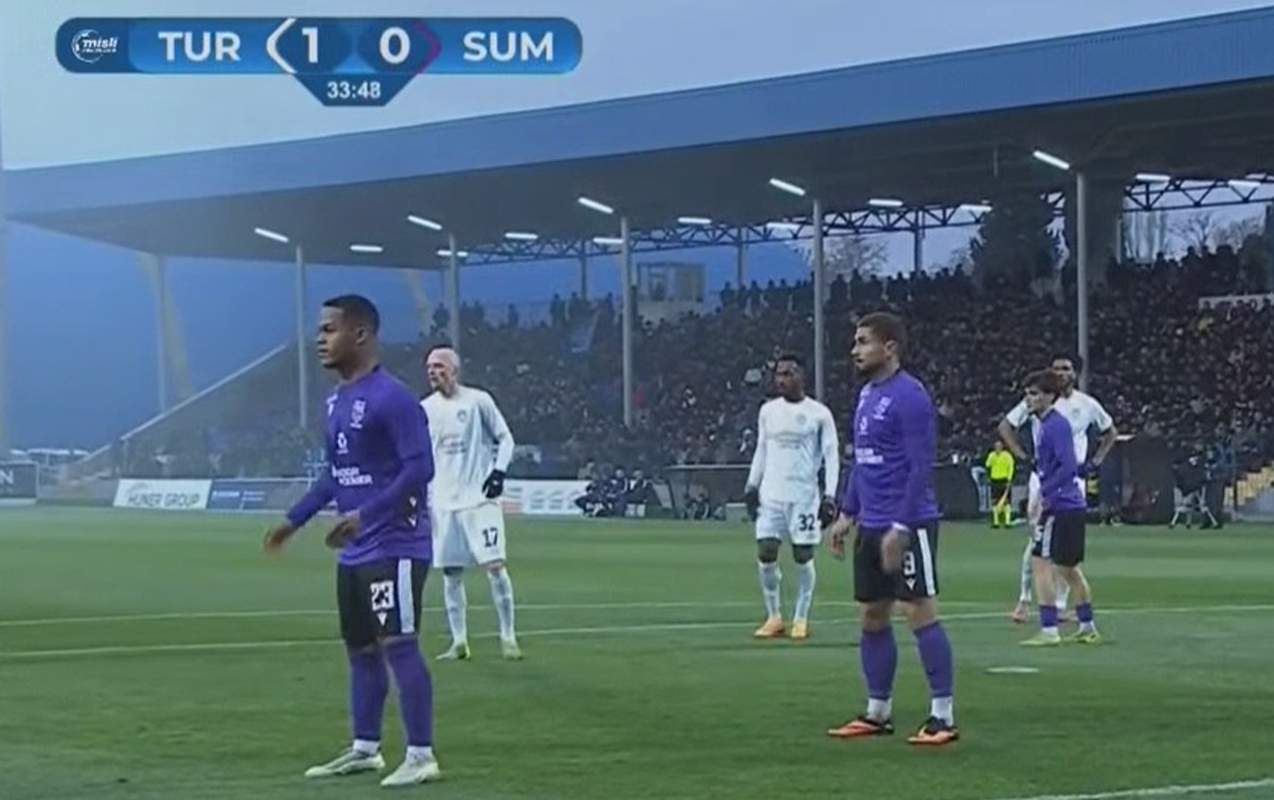 kabab-tustusu-tovuz-stadionunu-gorunmez-hala-getirdi