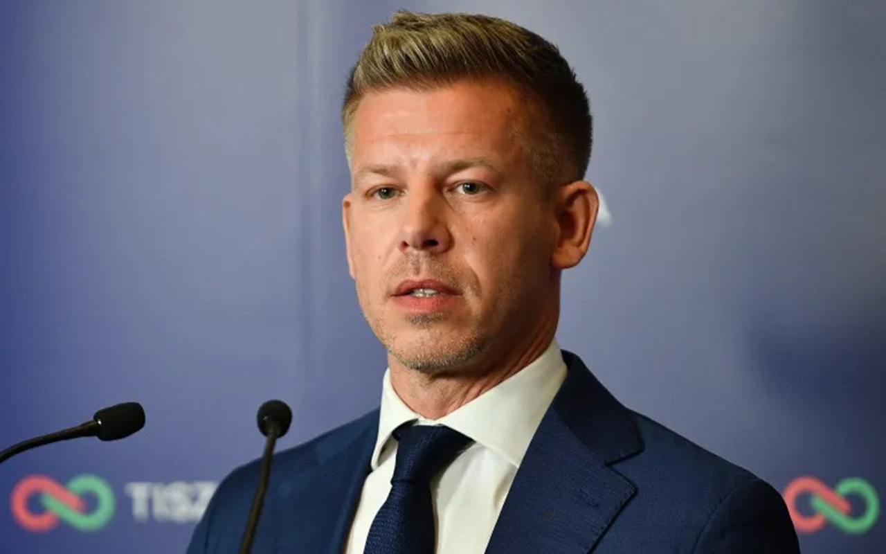 onu-tebrik-etmek-niyyetinde-deyilik