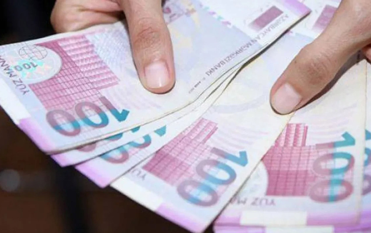 reis-ve-sabiq-icra-memuru-kulli-miqdarda-alimenti-menimsedi