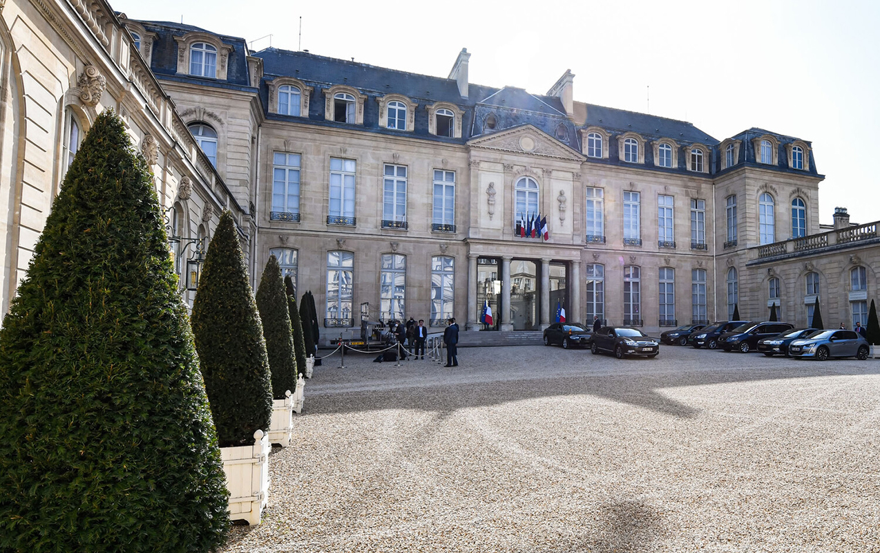 fransa-polisi-yelisey-sarayinda-axtarislar-apardi