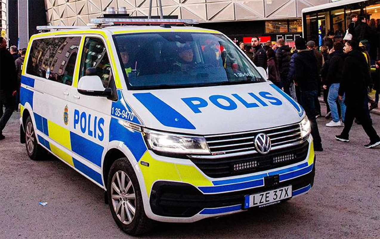 14-yasli-sagird-avtobusu-ogurlayib-norvecden-isvece-surdu