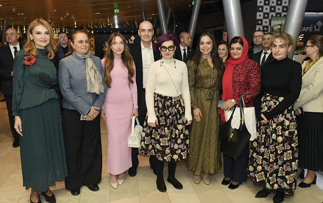 leyla-ve-alena-eliyevalar-sergide