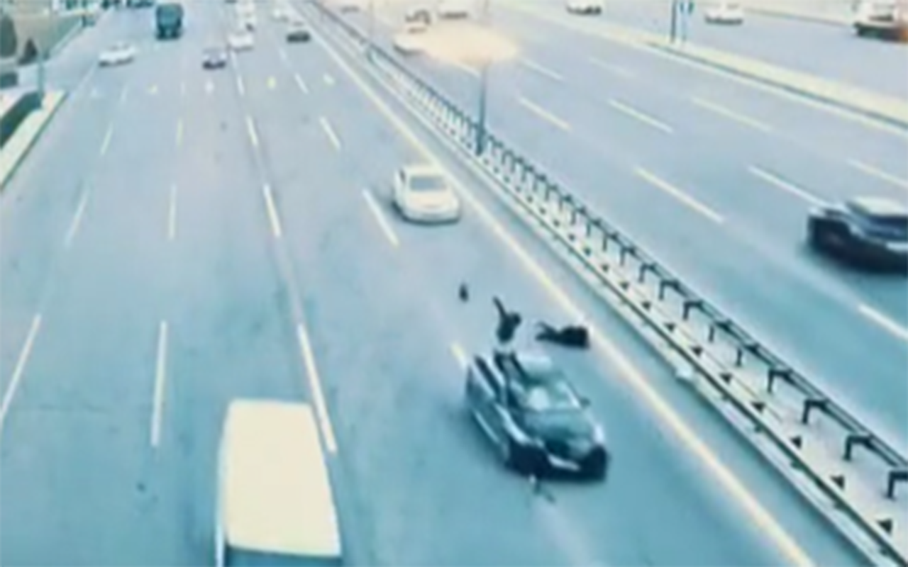 yola-qefil-cixib-heyatlarini-tehlukeye-atdilar