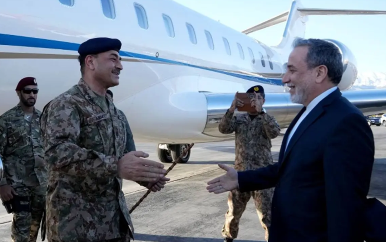 danisiqlarda-cixis-eden-pakistan-heyeti-tehrana-getdi