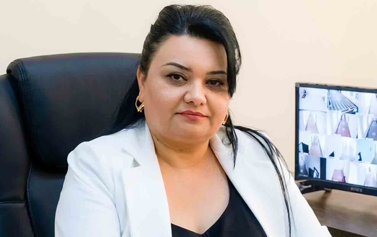 azerbaycandan-qacan-mekteb-direktoru