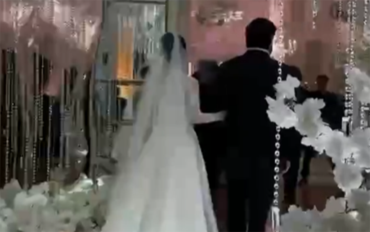 emilandin-sahibi-ogluna-debdebeli-toy-etdi