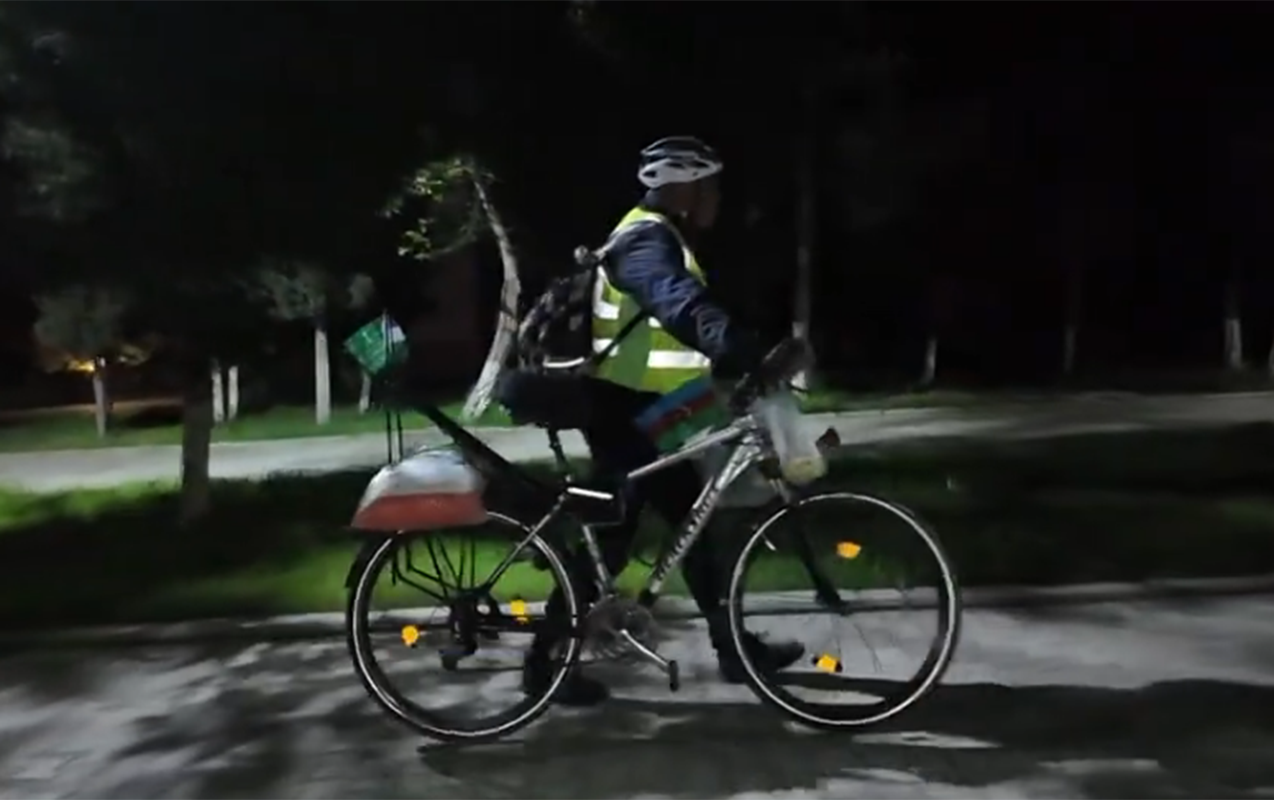 bakidan-mekkeye-velosipedle-gedir