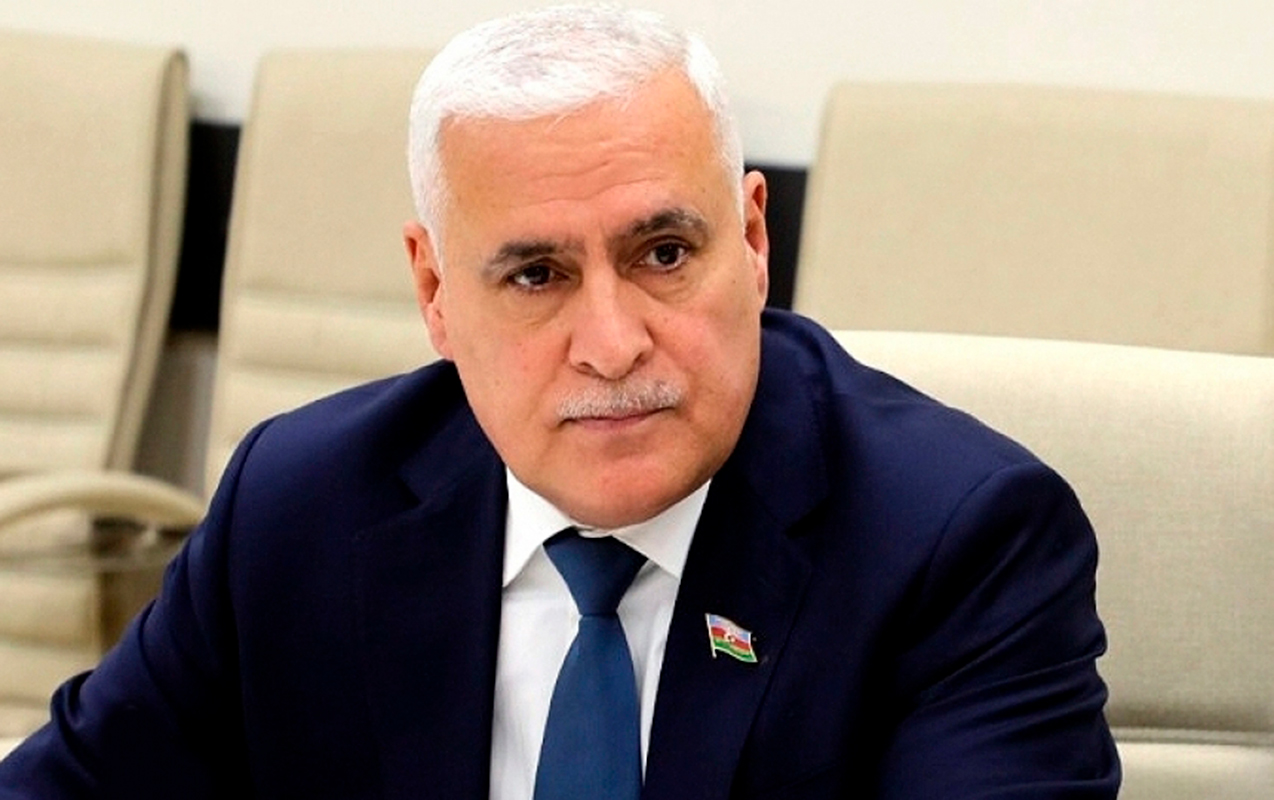 deyerlerden-uzaq-olan-unsurlerin-qarayaxmalari-onlarin-daxili-xisletini-ortaya-qoyur