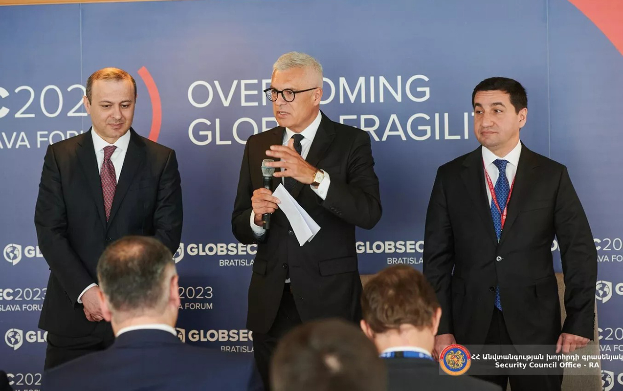 hikmet-haciyevle-armen-qriqoryan-panel-muzakirelerinde-istirak-edecekler