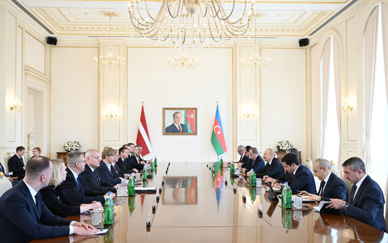 prezidentlerin-genis-terkibde-gorusu-kecirildi