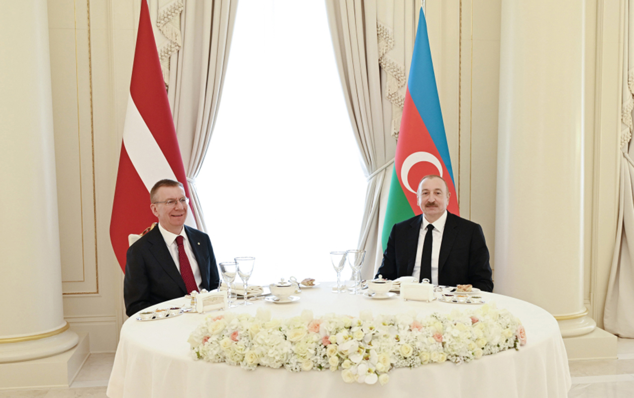 latviya-prezidentinin-serefine-resmi-lanc-verildi