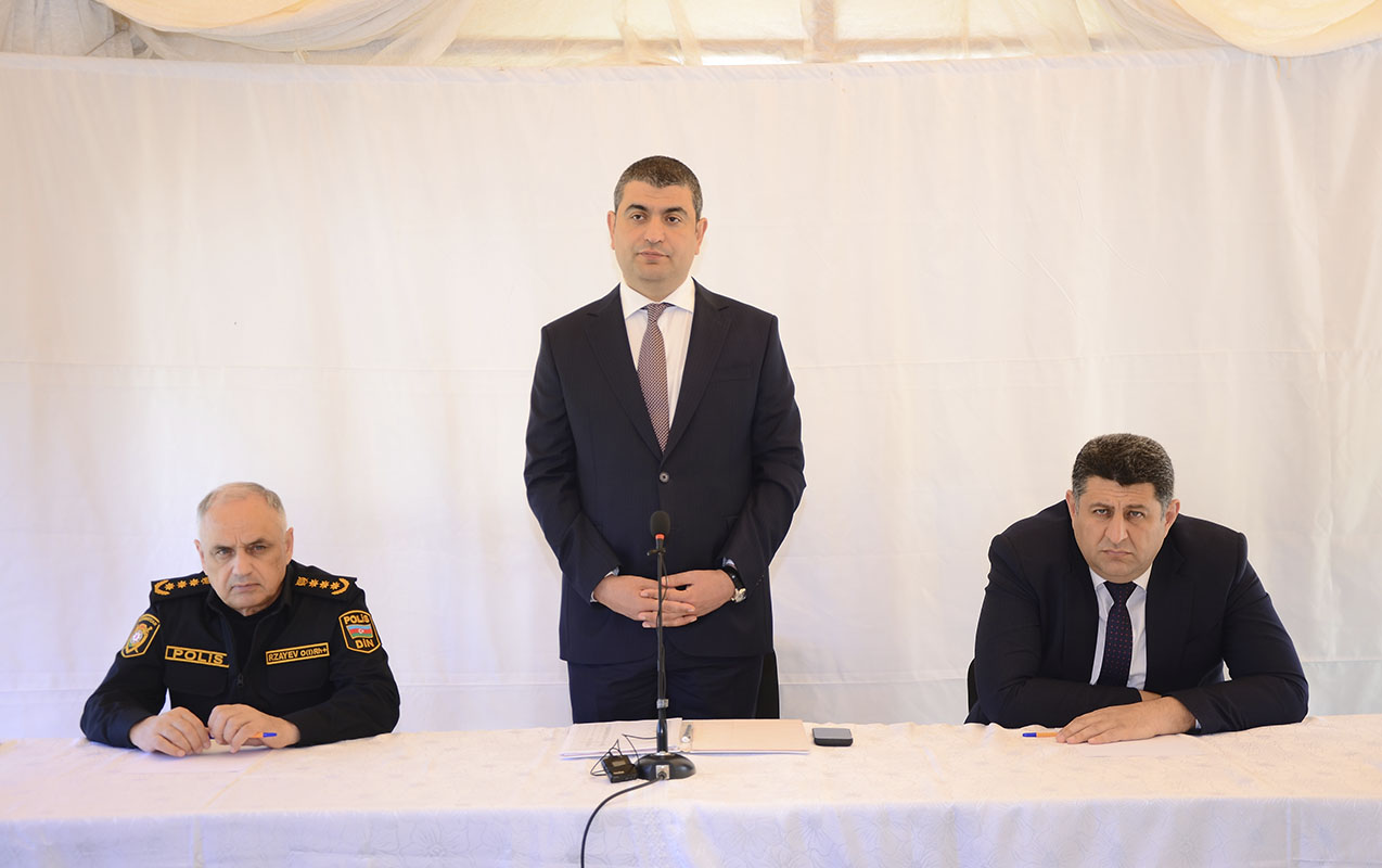 elsen-hesenli-quslar-kend-sakinleri-ile-gorusdu