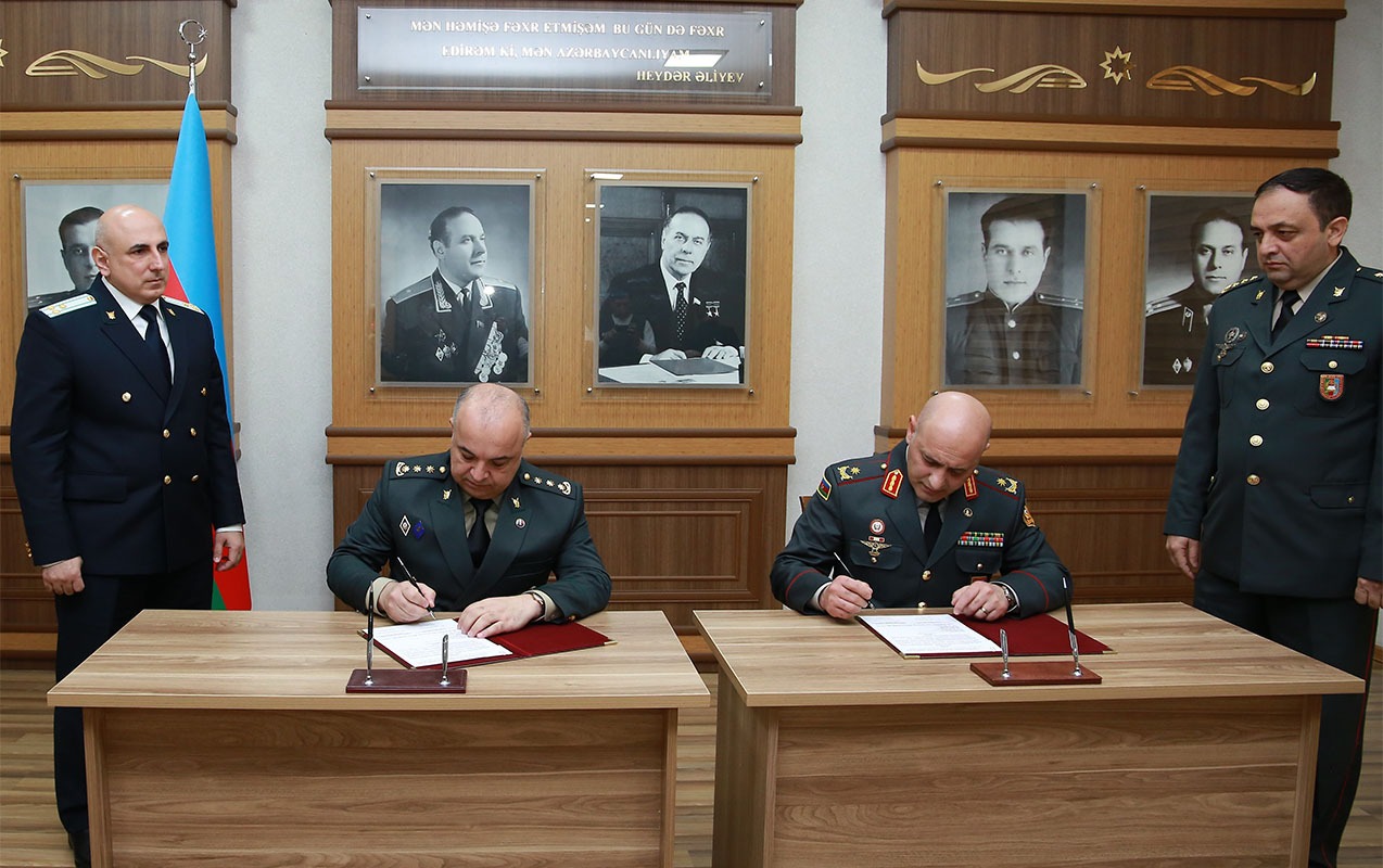 herbi-prokurorluq-ve-milli-mudafie-universiteti-arasinda-memorandum-imzalandi